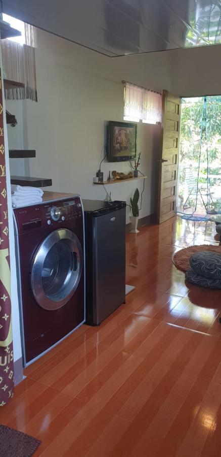 Cozy Tinyhouse Near Sm City Daet Екстер'єр фото